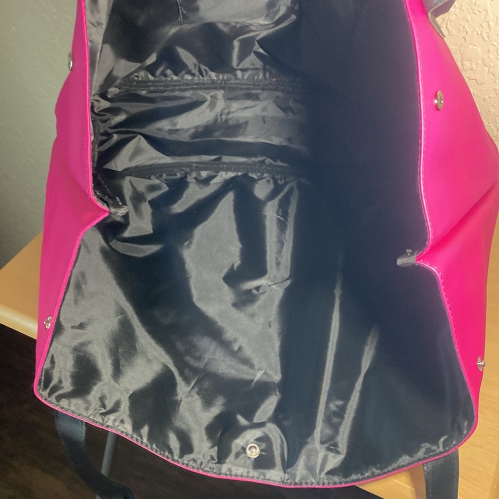 This bag contains magic faux leather tote bag - Picture 8 of 10
